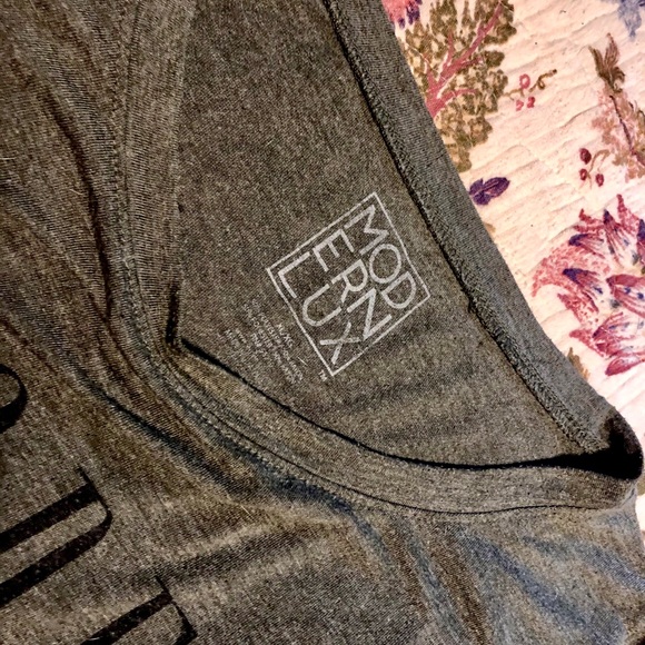 XL Tee - Picture 2 of 4